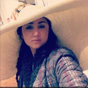 Meet your Posher, Lourdes